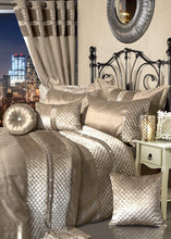 Load image into Gallery viewer, Kylie 7 Piece Luxury Duvet Set