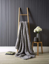 Load image into Gallery viewer, Handmade Chunky Cable Knit Throw
