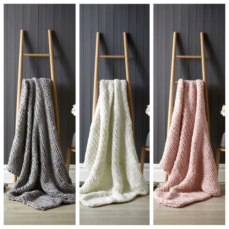 Chunky cabled outlet fleece throw