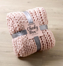 Load image into Gallery viewer, Handmade Chunky Cable Knit Throw