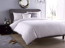 Load image into Gallery viewer, Pom Pom Duvet Set