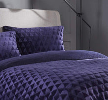 Load image into Gallery viewer, Geometric Reversible Teddy Duvet Set
