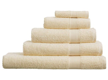 Load image into Gallery viewer, Home Collection 500GSM Towel

