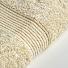 Load image into Gallery viewer, Home Collection 500GSM Towel

