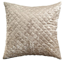 Load image into Gallery viewer, Kylie Luxury Duvet Set
