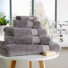 Load image into Gallery viewer, Luxe Collection 700GSM Towel
