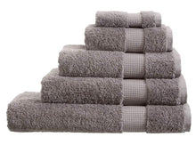 Load image into Gallery viewer, Luxe Collection 700GSM Towel
