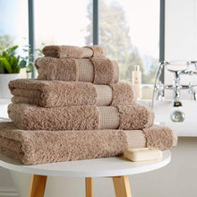 Load image into Gallery viewer, Luxe Collection 700GSM Towel
