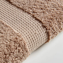 Load image into Gallery viewer, Luxe Collection 700GSM Towel
