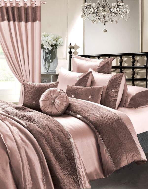 Zina 7 Piece Luxury Duvet Set