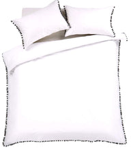Load image into Gallery viewer, Pom Pom Duvet Set
