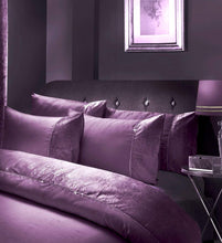 Load image into Gallery viewer, Valentina Duvet Set
