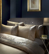 Load image into Gallery viewer, Valentina Duvet Set
