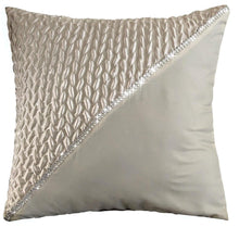 Load image into Gallery viewer, Zenia Luxury Duvet Set

